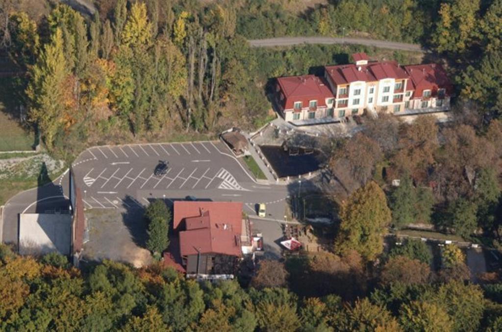 Hotel Loucky Litvínov Kültér fotó